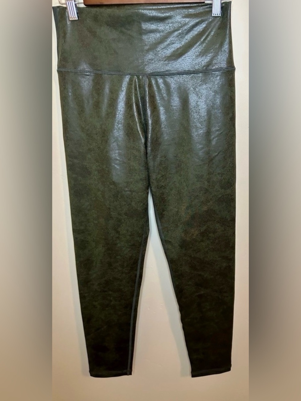 OFFLINE AERIE Large Green Faux Leather|  Hugger High Waisted Crackle Legging NWT